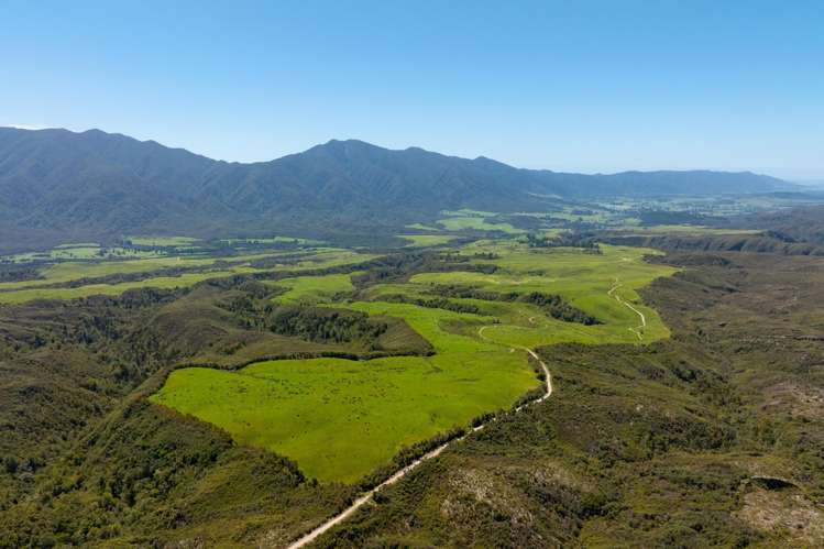 220 Quartz Range Road Bainham_12