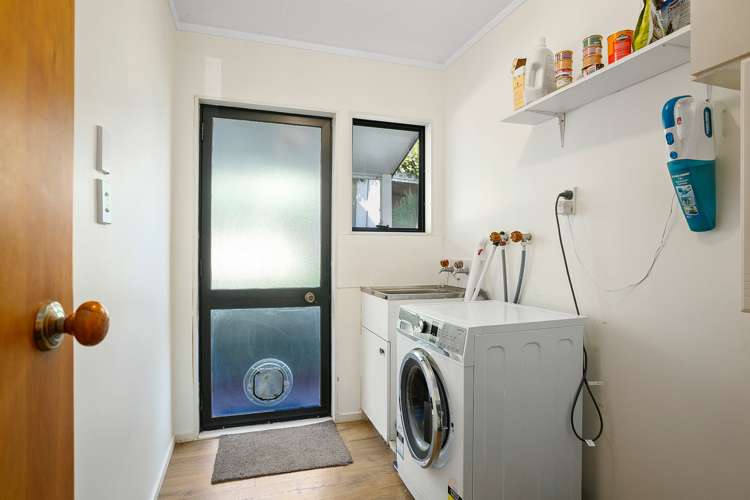 45 Sheridan Crescent Leamington_16