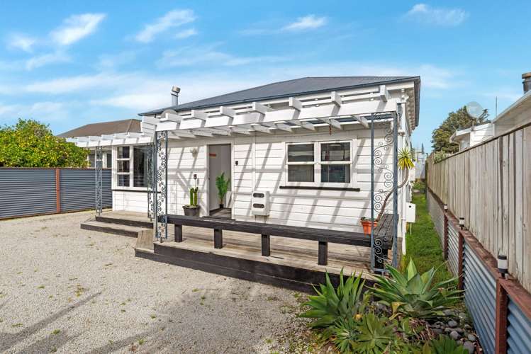 64 Awapuni Road Awapuni_1