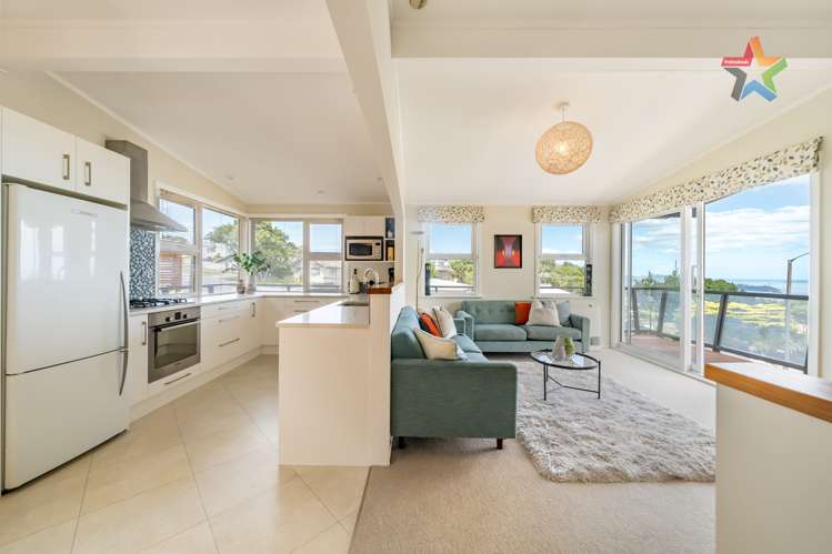 239 Dowse Drive Maungaraki_10