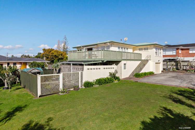 16 Letterkenny Place Blockhouse Bay_1