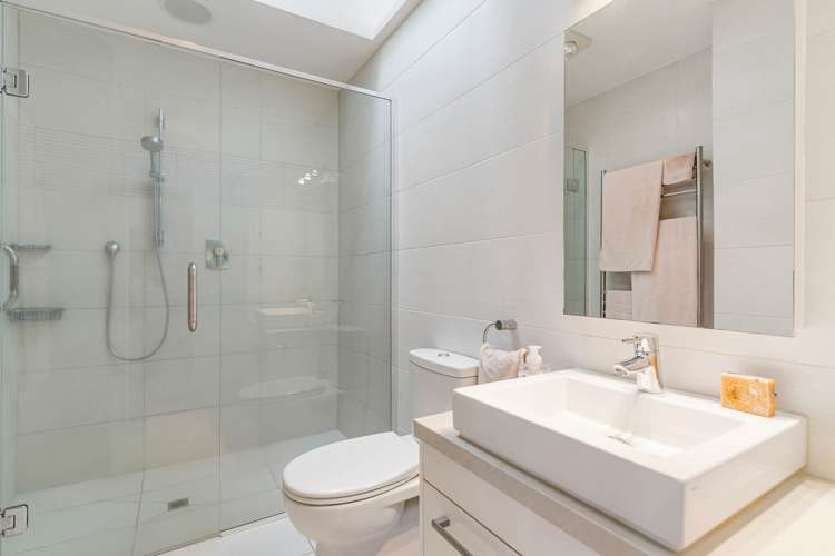 2/10 Taranaki Road Kohimarama_20