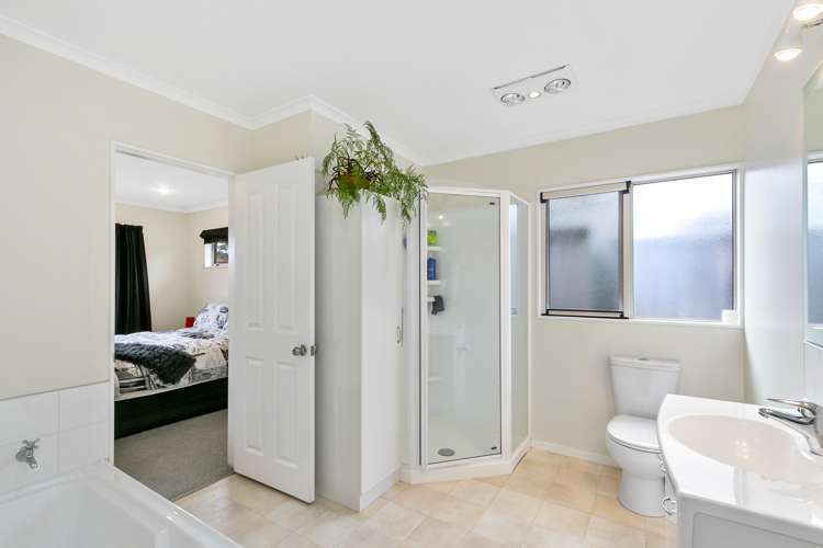 1 Woodland Grove Wainuiomata_13