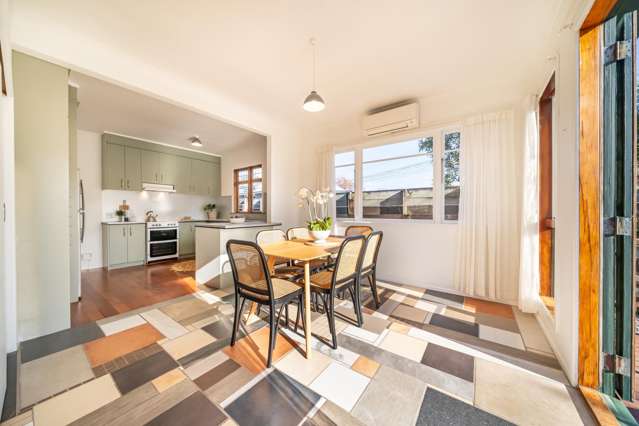 53 Palmer Crescent Silverstream_2