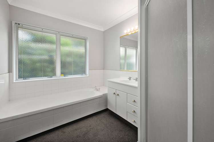 17 Lynwood Place Owhata_12