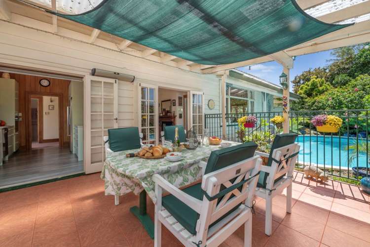 24 Pohutukawa Road Beachlands_1