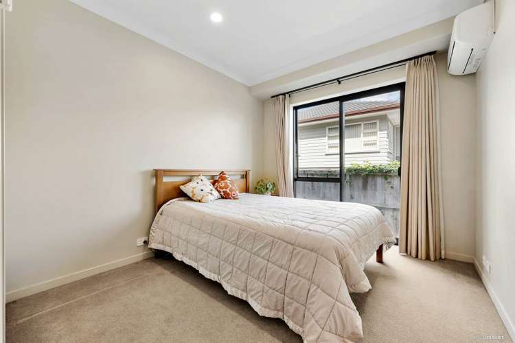 17 Oak Bark Drive Schnapper Rock_11