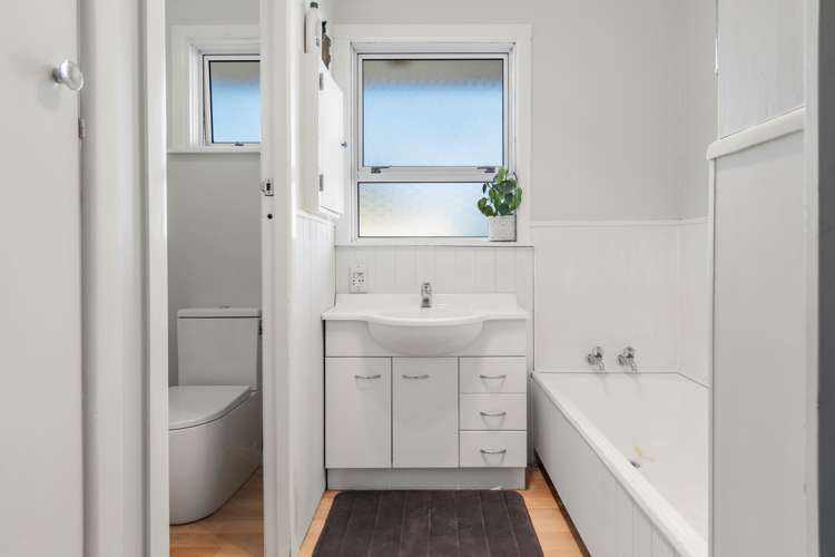 18 Short Street Otumoetai_13