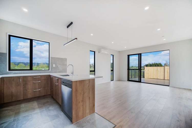 2 Rarangi Mai Lane Karaka_5