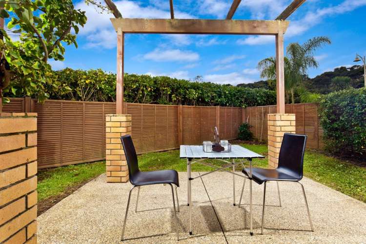 21 Greenbough Lane Greenhithe_8