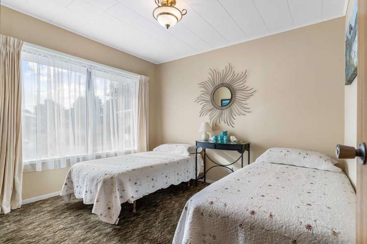 5B Monarch Grove Pauanui_14