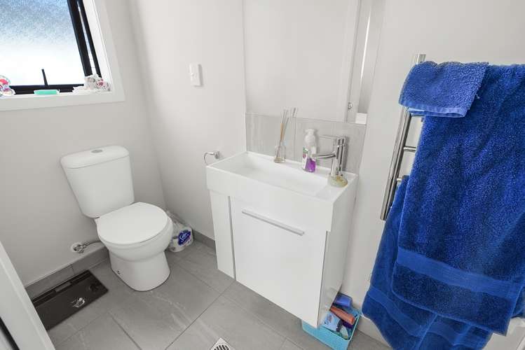 2/3 Helena Road Hillcrest_11