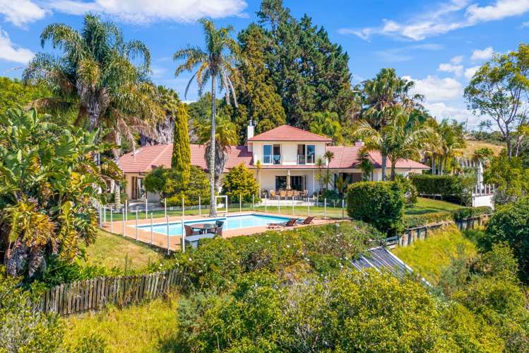 131 Point View  Drive East Tamaki Heights_2