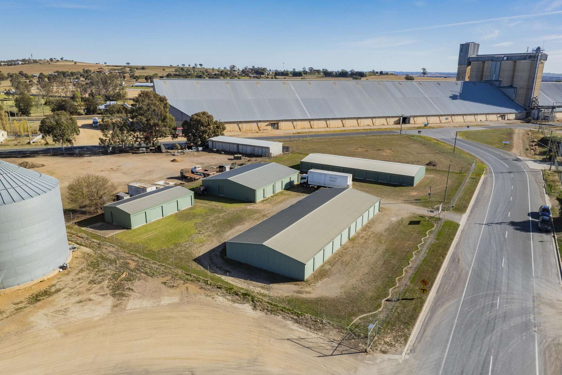 98 Queen Street (STORAGE SHEDS) Junee_0