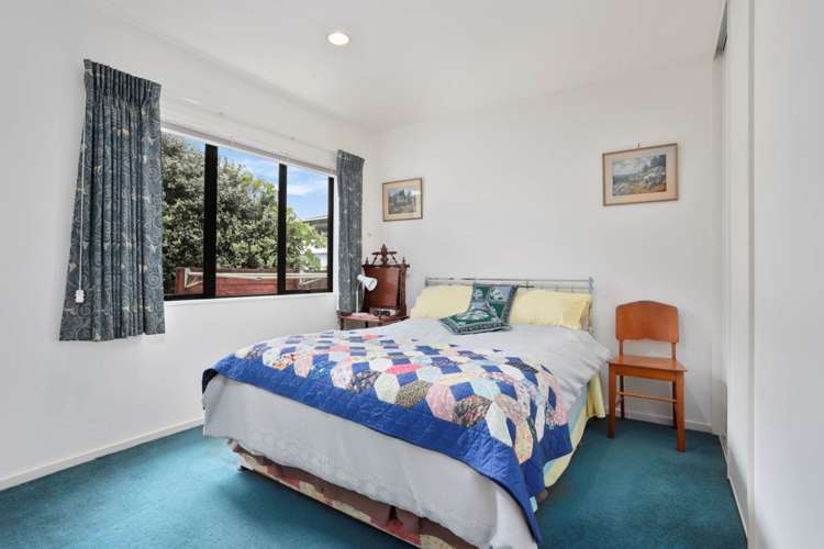 5a Kokiri Street Te Atatu South_14