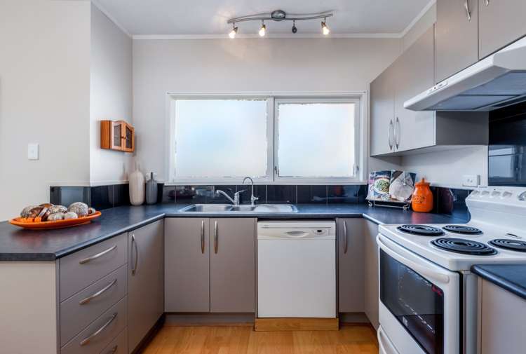 15a Riverview Road New Lynn_11