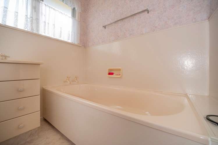 569 Fraser Street Greerton_12