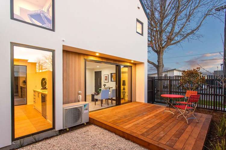 1/125 Canon Street Edgeware_13