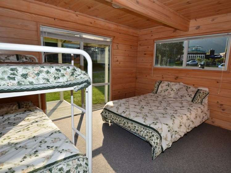 8 Ajax Head Pauanui_11