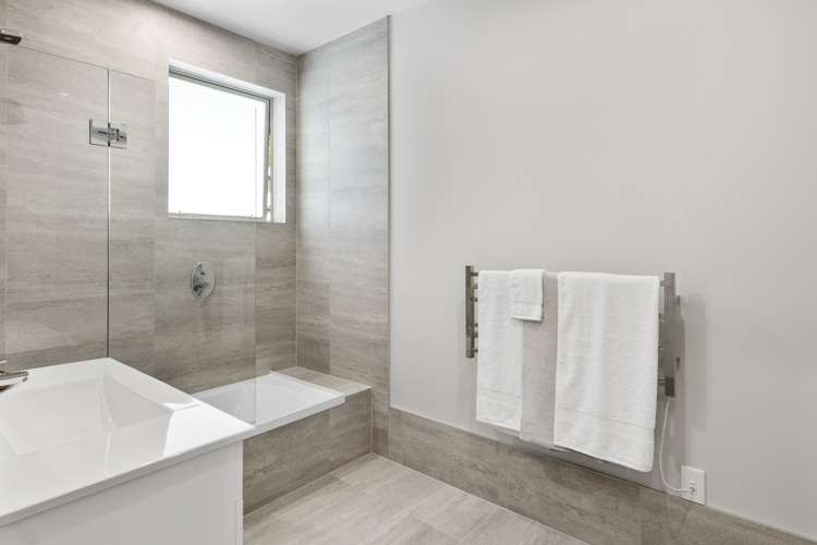 30 Broadwater Close Pyes Pa_25