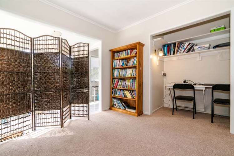 54 Ravenwood Drive Forrest Hill_10