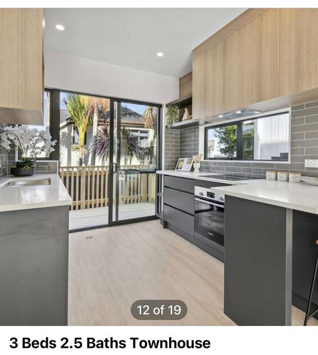 73 Highland Park Drive Botany Downs_2