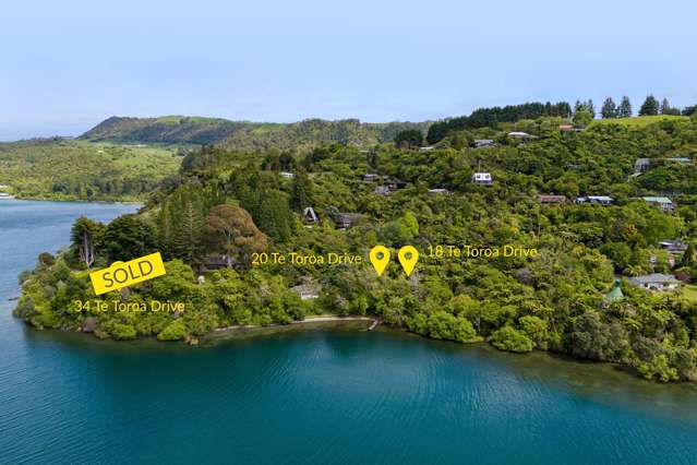 Waterfront Paradise, 2 Stunning Lakeside Sections