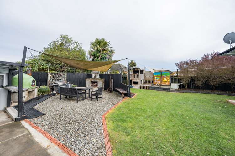 8 Dickens Street Stoke_17