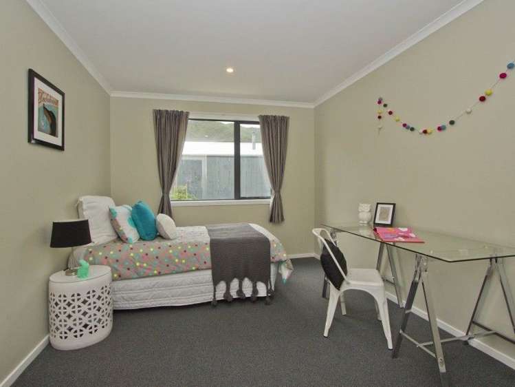 41 Fraser Colman Grove Wainuiomata_13