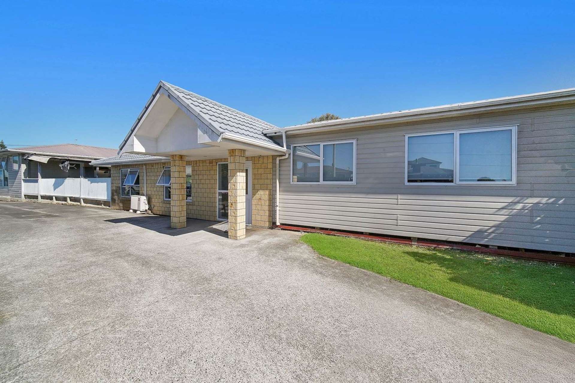 Room 1/7B James Street Mangere East_0