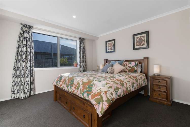 2 Kingfisher Crescent Albert Town_6