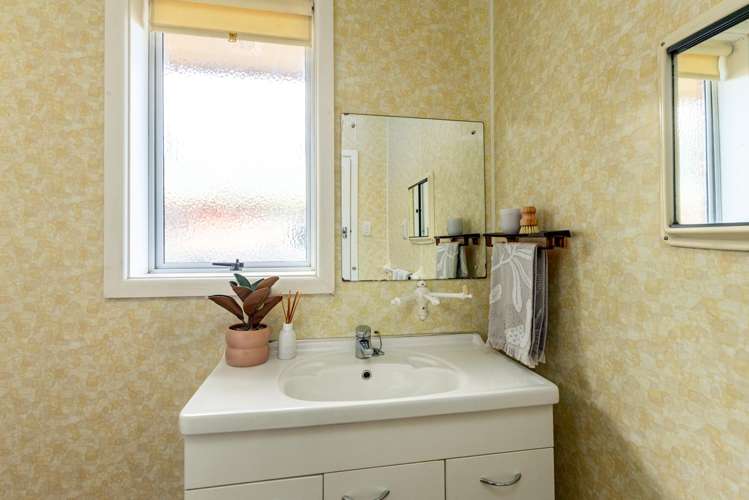 51 Davis Crescent Netherby_14