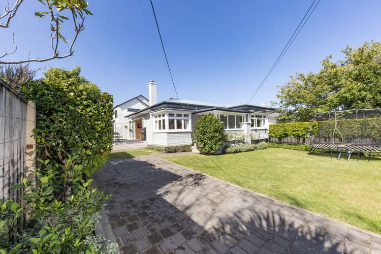 20 Queensway Three Kings_20