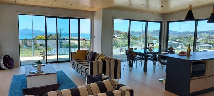 2 Blue Moon Rise Langs Beach_21