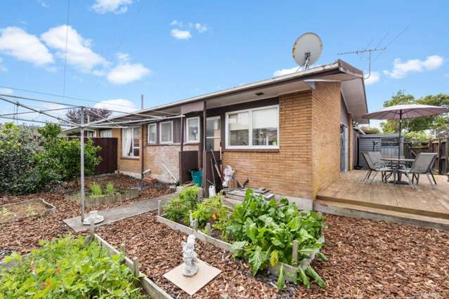 2/44 Latham Avenue Pakuranga_1