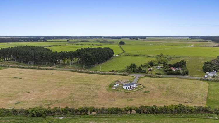 1121 Parewanui Road Parewanui_23