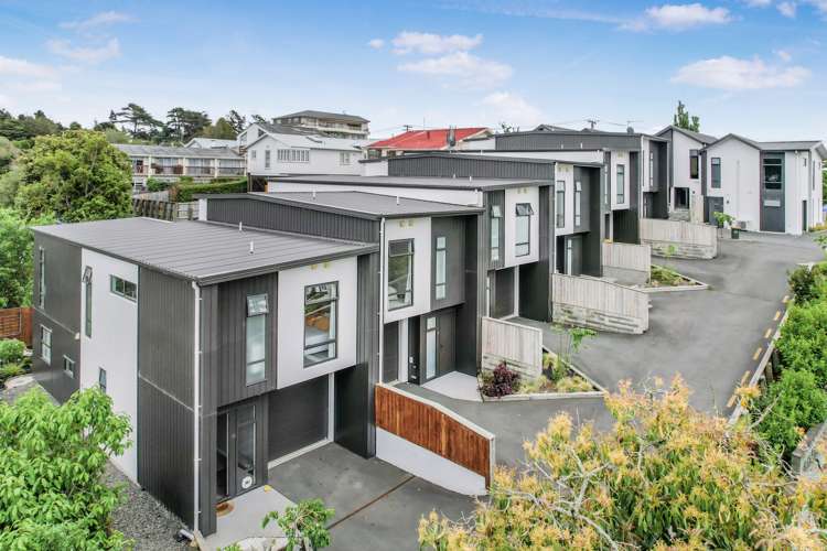 10/25 Thackeray Street Hamilton Lake_18