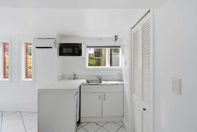 15 Nairn Street Mount Cook_16
