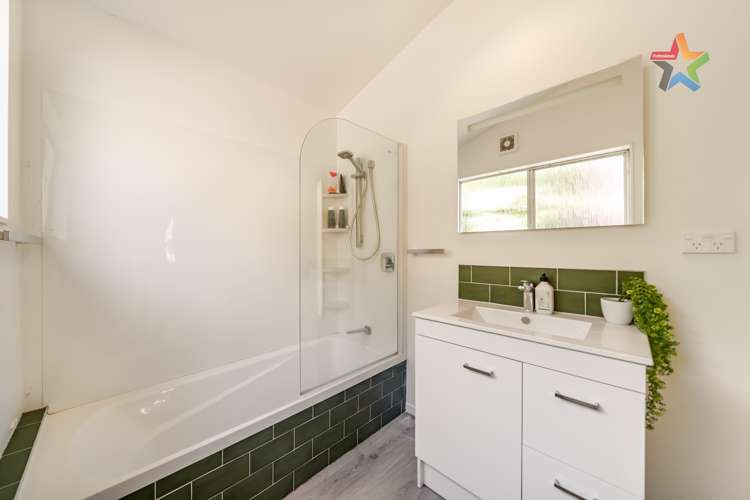 10 Crawford Grove Naenae_19