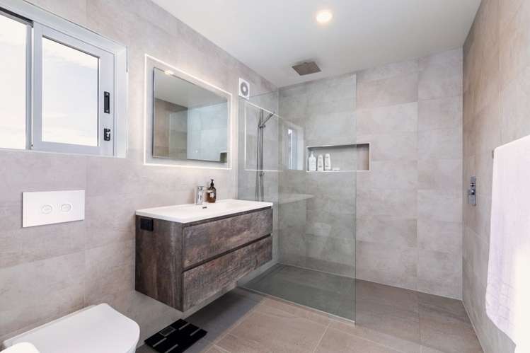 2/25 Larchwood Avenue Westmere_13