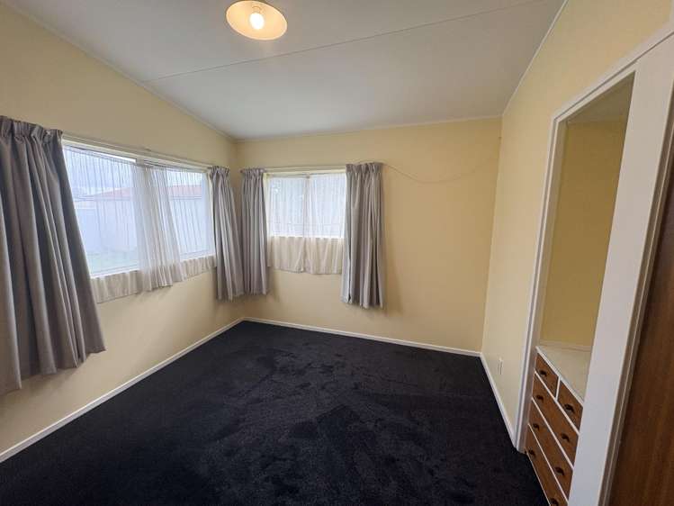 212 Sunnybank Crescent Camberley_8