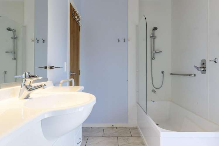 22 Reeves Road Acacia Bay_20