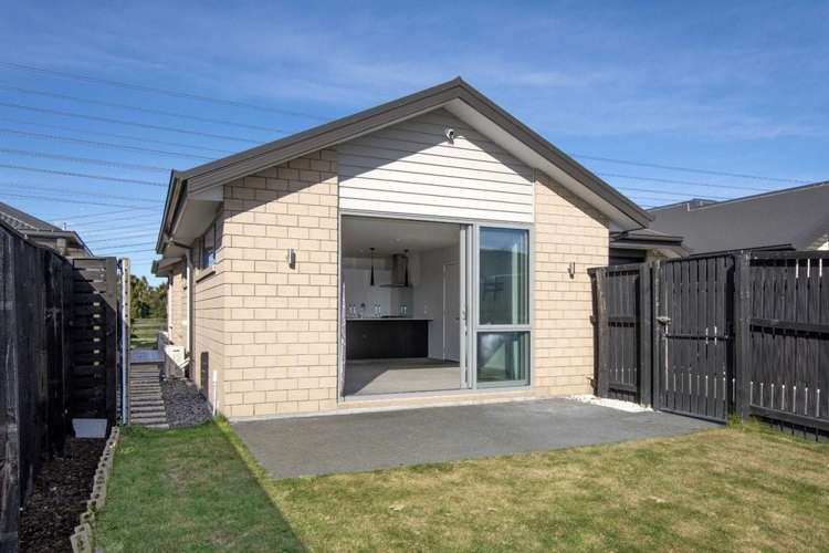 15 Charente Way Yaldhurst_2