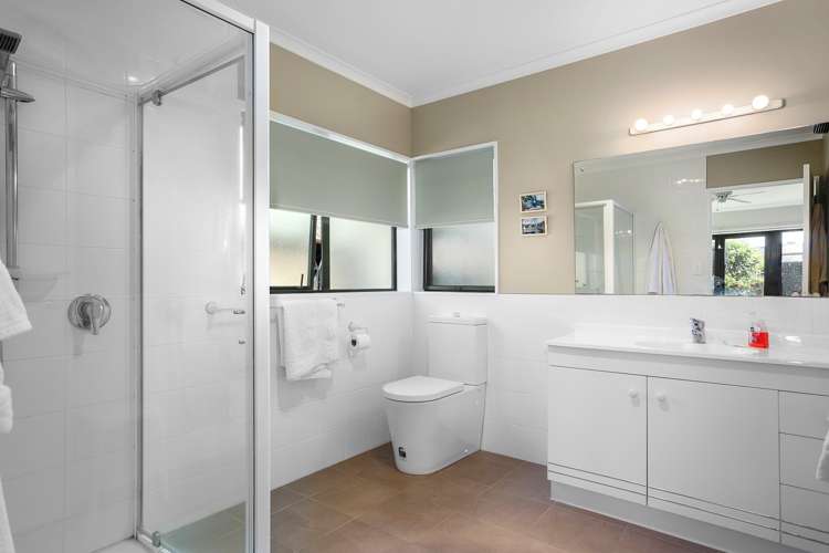 10 Fairburn Place Leamington_14