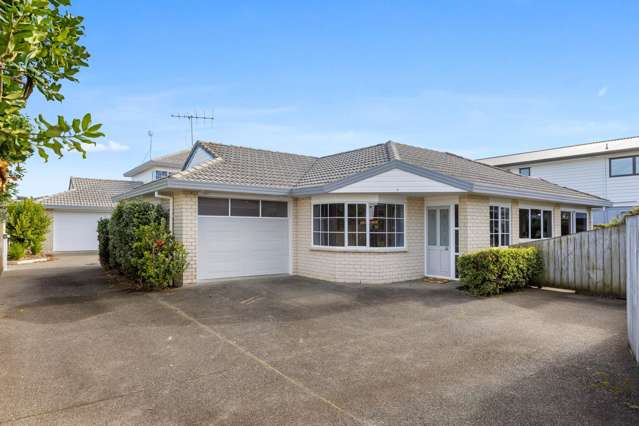 Beachside convenience, easy living