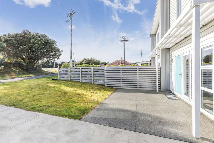 2/1 Murphy Place Titahi Bay_16
