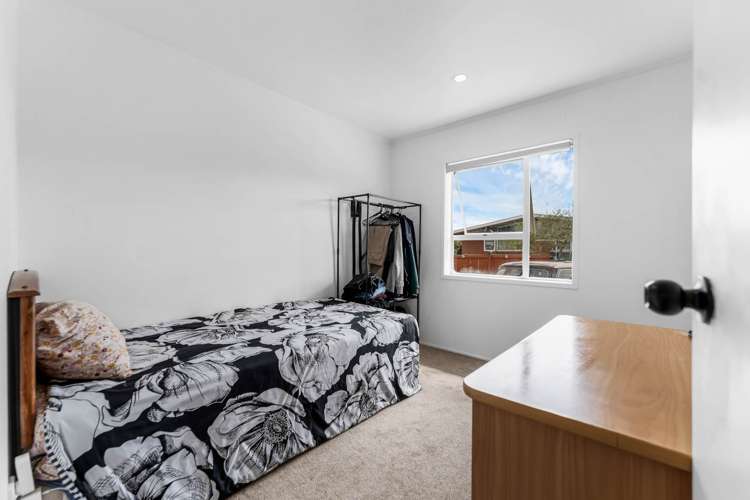 52 Henwood Road Mangere East_16