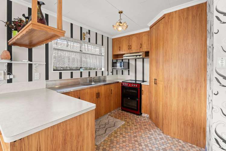 13 Tukapa Street Westown_4