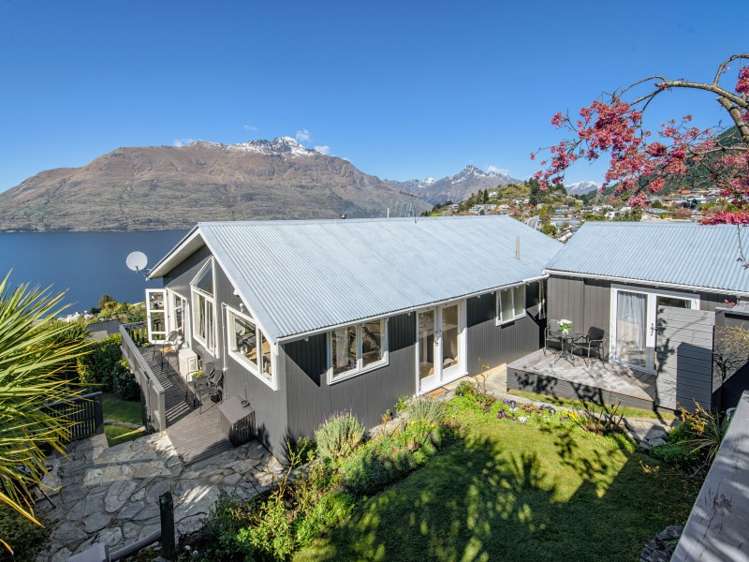 65 Wynyard Crescent Fernhill/Sunshine Bay_5