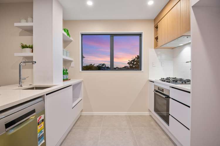 4F Meadowvale Avenue Forrest Hill_17